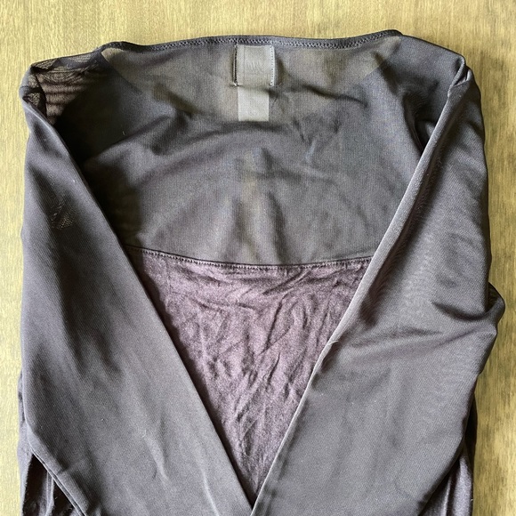 Black Bodysuit with Keyhole Cut out - Picture 3 of 5